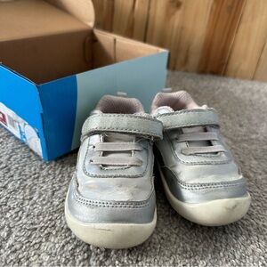 Used condition. Some cracks on the toe area, hence the low price